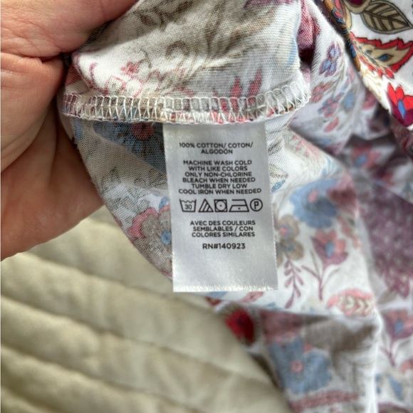 LOFT top, ruched sleeve, EUC size small - Picture 4 of 5